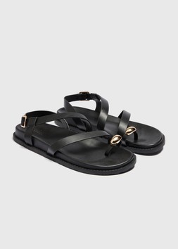 TOE LOOP SANDAL BLACK £16