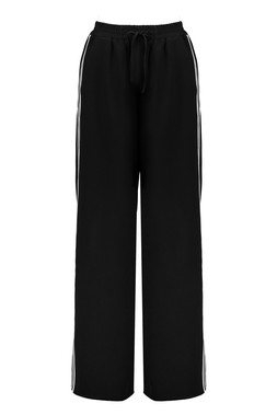 tr suer Essentials