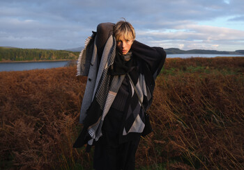 https://www.prshots.co.uk/contents/archives/1940/997/images/thumb350x287_auto/barbour-rosemary-cape-rrp-139-barbour-melody-scarf-rrp-34.95-ava_706aa_thumb.jpg