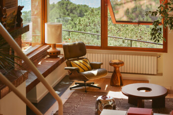 https://www.prshots.co.uk/contents/archives/2313/1149/images/thumb350x287_auto/nest.co.uk_hkliving-conversation-coffee-table_thumb.jpg