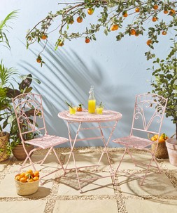 Leaf Lace Metal Bistro Set £220