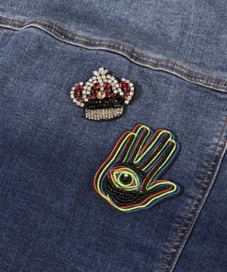 GH581A Crown Set Sew On Badges £12 (3)