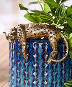 Serene Bohemian Lounging Leopard Pot Hanger £12 ZA738A 5