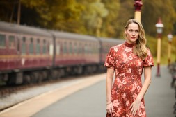 WF327A All About Autumn Floral Jersey Dress Brown £55 061