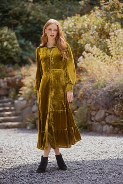 WF374A Hannah Boho Velour Dress £80
