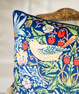 William Morris Strawberry Thief Cushion £38 ZC378A 5