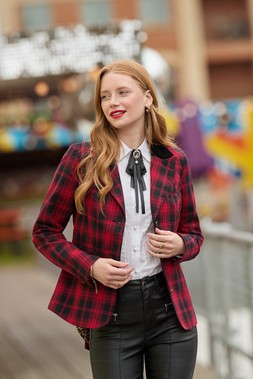 WJ751A Kate Red Check Blazer Red £85 WA448A Perfect White Shirt With Detachable Statement Brooch White £48 047