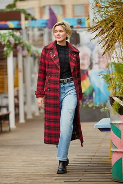WJ754A Suzi Check Maxi Coat Red £120 WU244A Lola High Neck Check Mesh Top Black £45 008