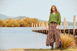 WK836A Oh So Cosy Jumper Green £30 WS480A Romantic Check Dippy Hem Skirt Multi £55 043