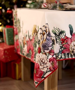 ZK389A 3 Twelve Tidings Of Christmas Table Cloth £35