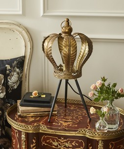 Regal Crown Table Lamp £65