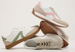 Women's trainers