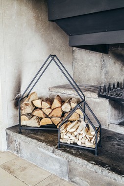 IRON HOUSE KINDLING HOLDER H33CM