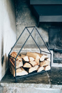 IRON HOUSE LOG HOLDER H65CM