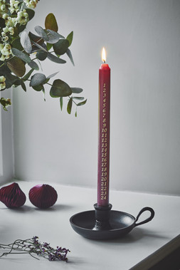 TRADITIONAL CANDLE HOLDER IN BLACK £11.99