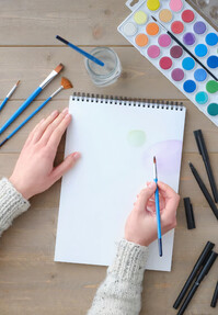 https://www.prshots.co.uk/contents/archives/3746/1580/images/thumb350x287_auto/hobbycraft-hobbycraft-floral-mixed-media-class-workshop_thumb.jpg