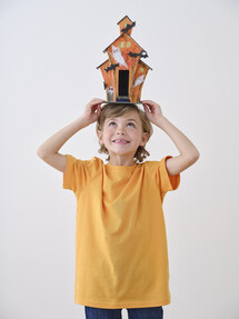 https://www.prshots.co.uk/contents/archives/3746/1580/images/thumb350x287_auto/hobbycraft-kids-halloween-haunted-house-workshop_thumb.jpg