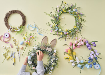 https://www.prshots.co.uk/contents/archives/3746/1580/images/thumb350x287_auto/hobbycraft_2026_easter_wreath-making-3_thumb.jpg