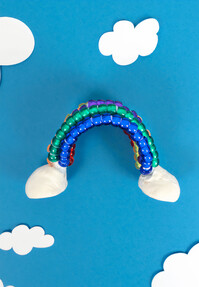 https://www.prshots.co.uk/contents/archives/3746/1580/images/thumb350x287_auto/hobbycraft_kids-bead-rainbow-making-5_thumb.jpg