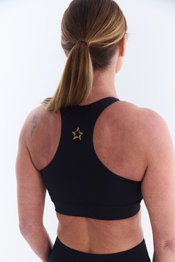 ELEVATE Sports bra £45 & ELEVATE Leggings £80 & Ultimate Grip Stripe Slouch Socks £12.00