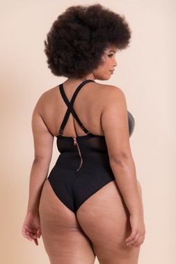 CLASSIQUE PLUNGE STRAPLESS PADDED