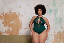 INDULGENCE GREEN STRETCH LACE BODY