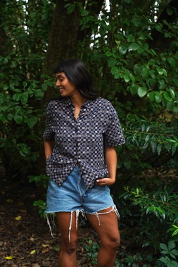 Easy-fit Organic Cotton Summer Shirt in Midnight & Putty