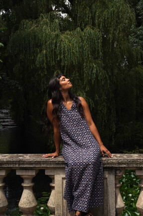 Easy-fit Organic Cotton Summer Dress in Midnight & Putty