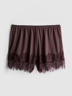 PRIMARK PRESENTS PAU ECHE PE LACE TRIM SHORT, £8, €10, $14, RON50, PLN43, CZK260, HUF3800