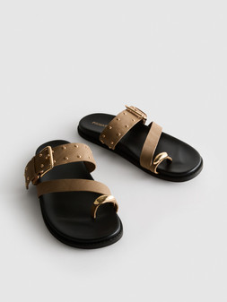 PRIMARK PRESENTS PAU ECHE PE STUD TOE LOOP FOOTBED, £14, €16, $20, RON80, PLN70, CZK415, HUF6000 (3)