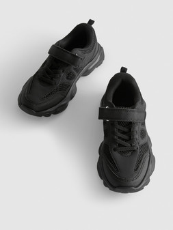 PRIMARK YOUNG BOYS ACTIVE TRAINER, $18 RON70 HUF5200 PLN60 CZK365 €(NE)15 €14 £12 (2)