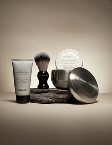 https://www.prshots.co.uk/contents/archives/98/201/images/thumb350x287_auto/marks_amp_spencer_grooming-gift-set-shot_thumb.jpg